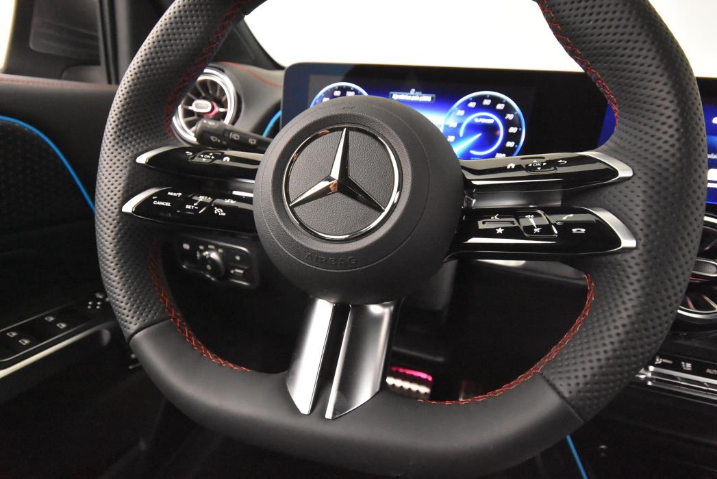 Mercedes-Benz EQB 2025