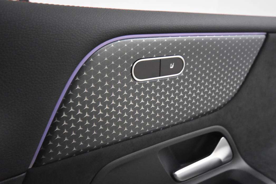 Mercedes-Benz EQB 2025