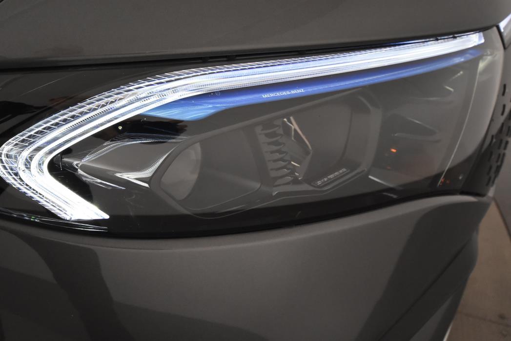 Mercedes-Benz EQB 2025