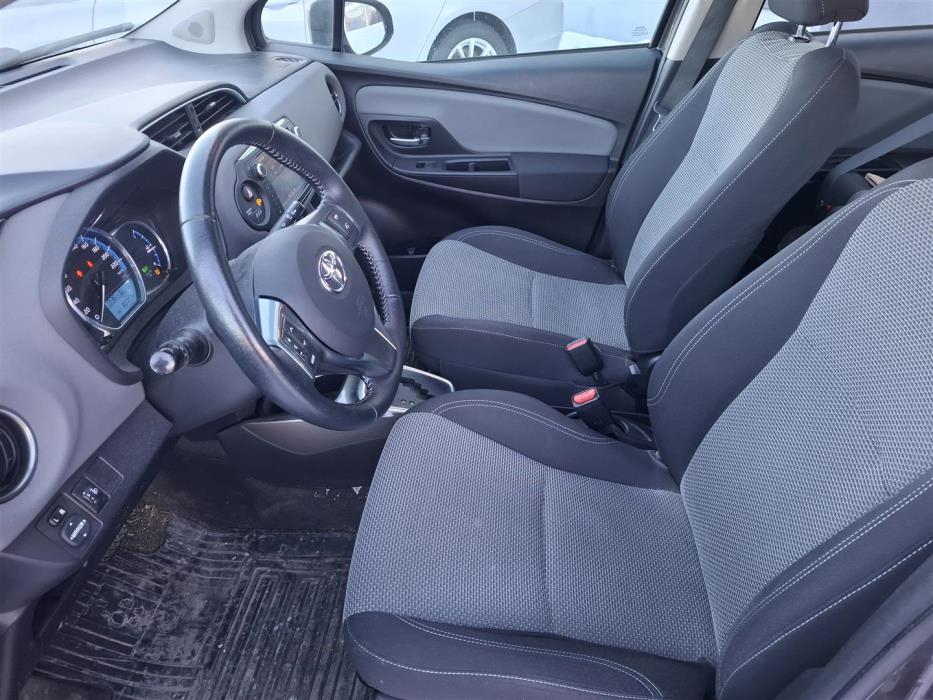 TOYOTA YARIS 2016