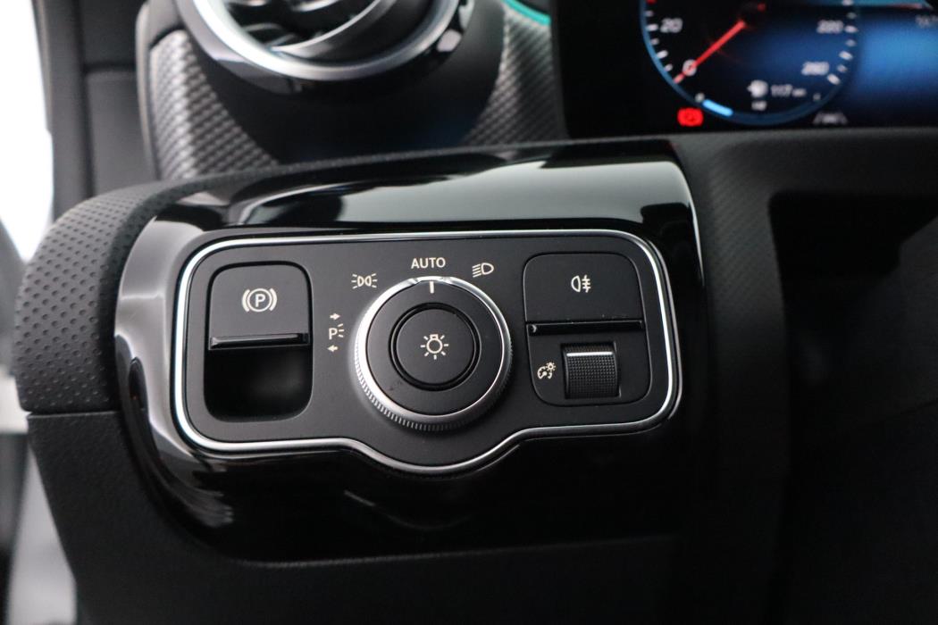 MERCEDES-BENZ CLA 2022