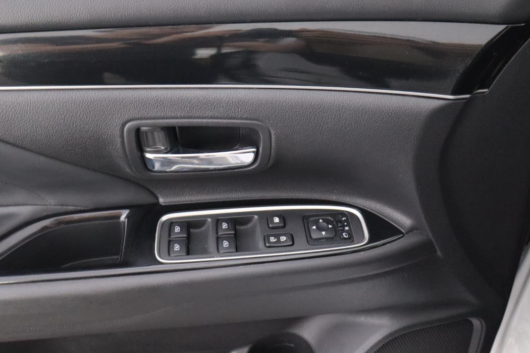 MITSUBISHI Outlander PHEV 2019