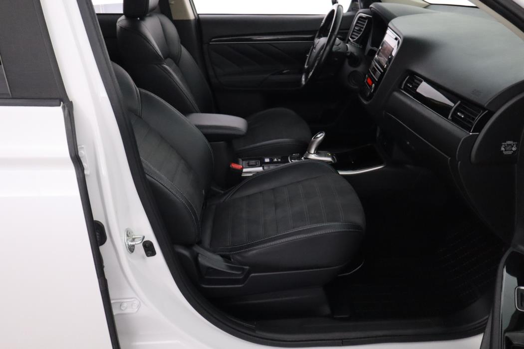 MITSUBISHI Outlander PHEV 2019