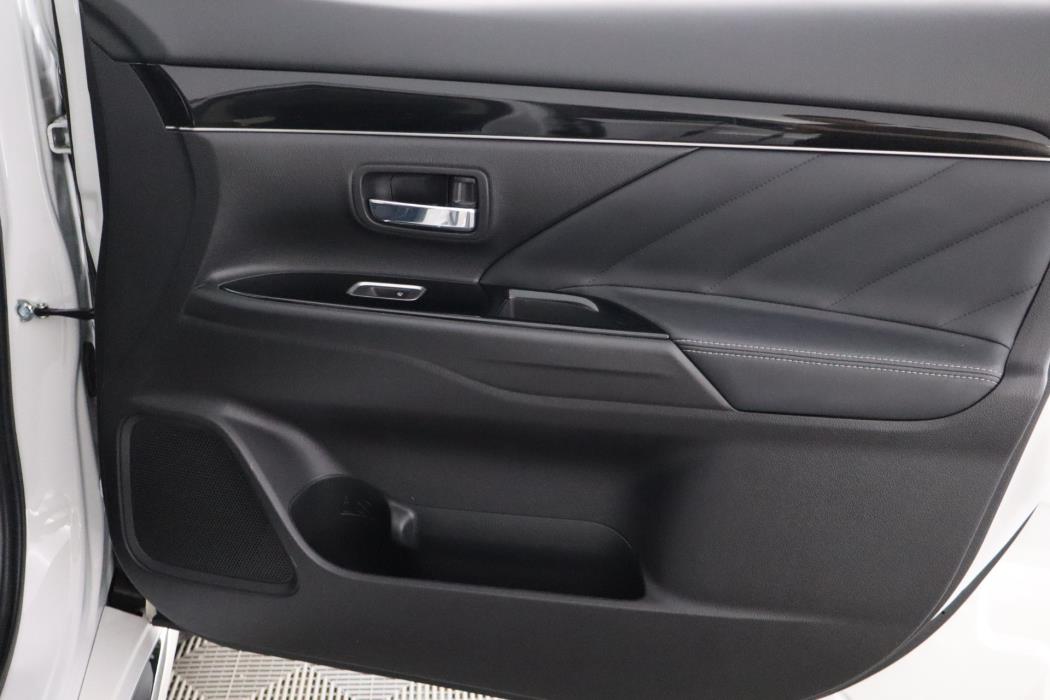 MITSUBISHI Outlander PHEV 2019
