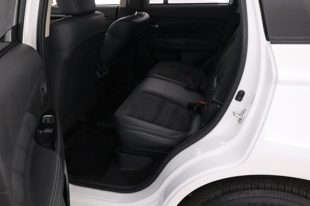 MITSUBISHI Outlander PHEV 2019