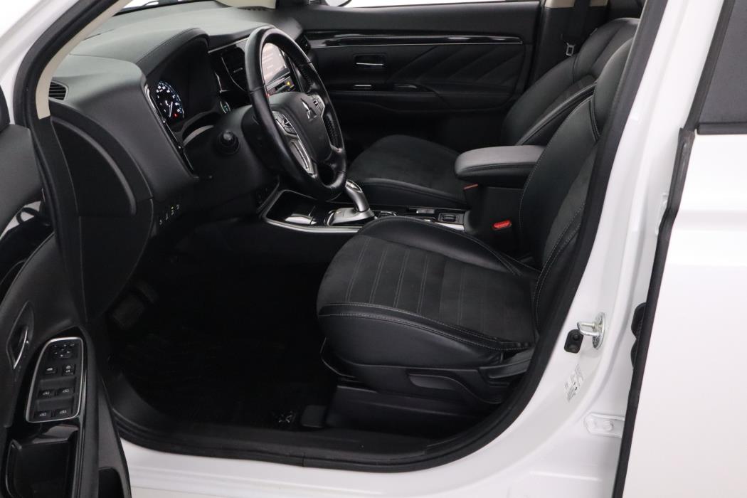 MITSUBISHI Outlander PHEV 2019