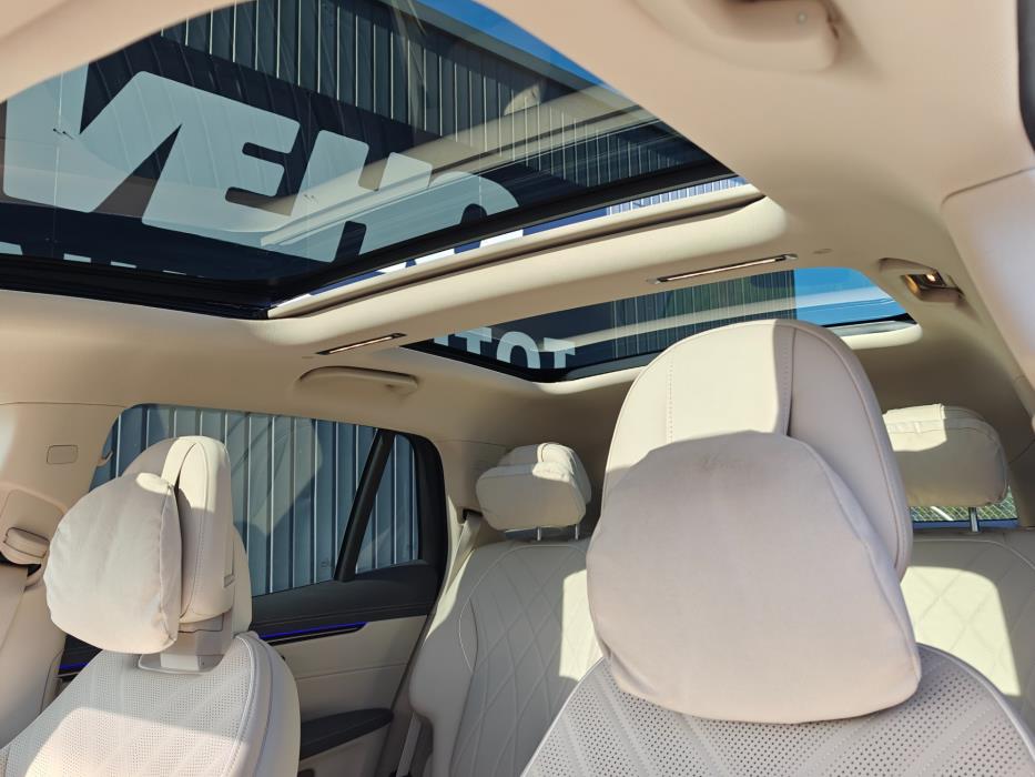 Mercedes-Benz EQS SUV 2023