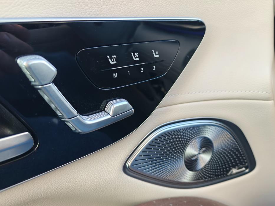 Mercedes-Benz EQS SUV 2023