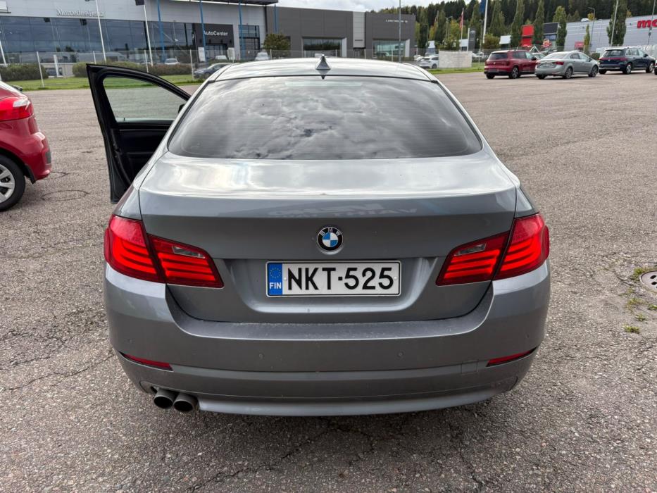 BMW 520 2010