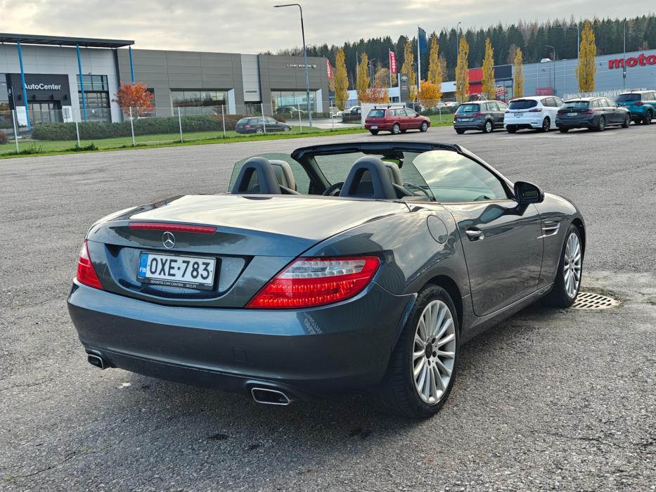 Mercedes-Benz SLK 2011