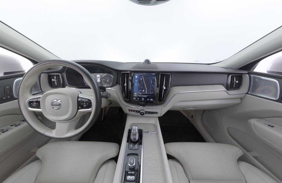 VOLVO XC60 2019