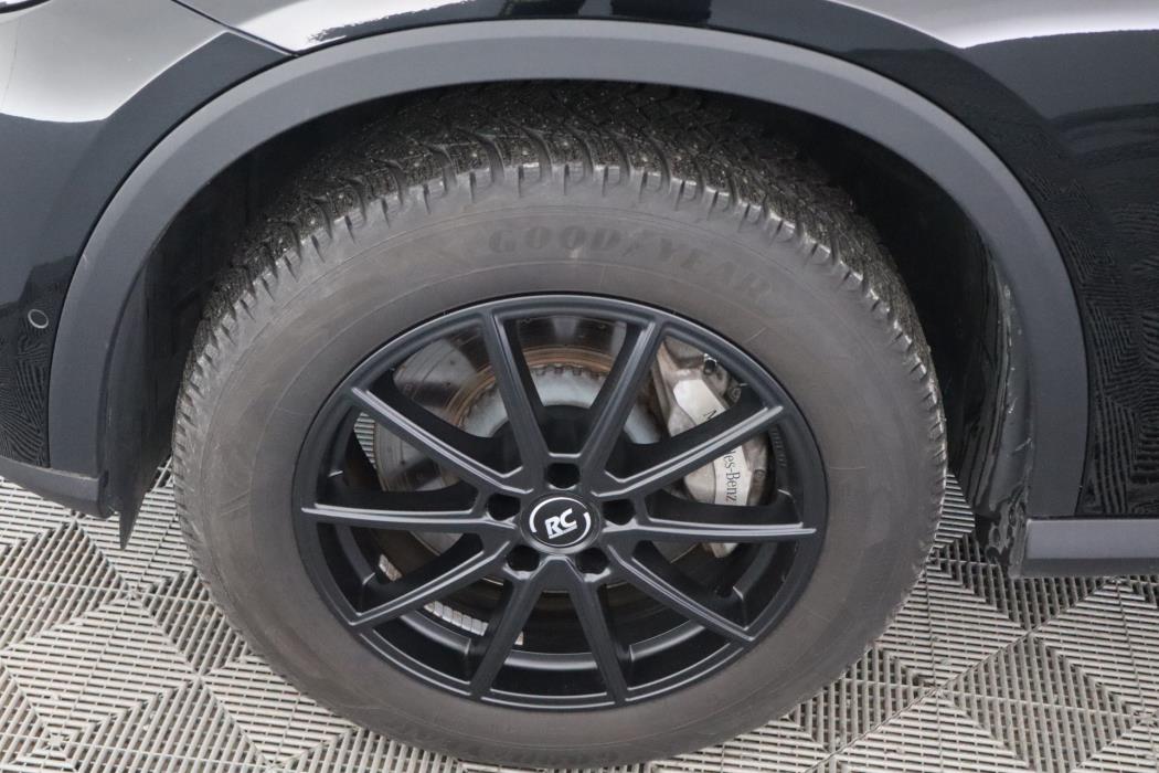 Mercedes-Benz GLC 2023