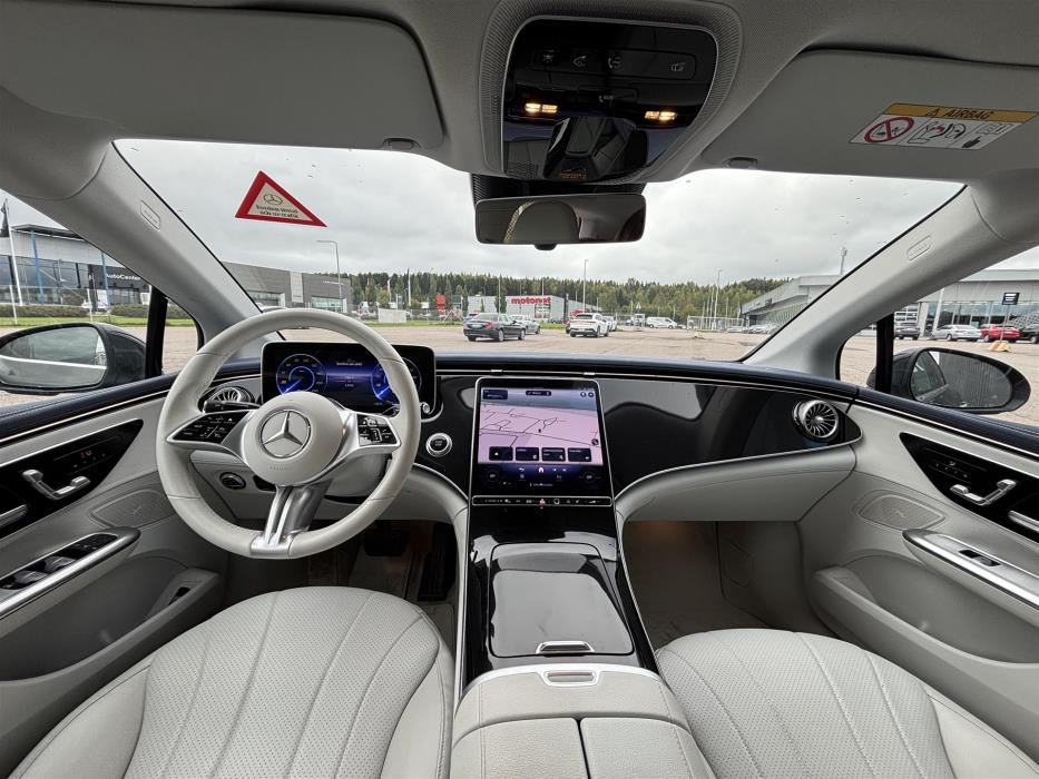 MERCEDES-BENZ EQE 2023