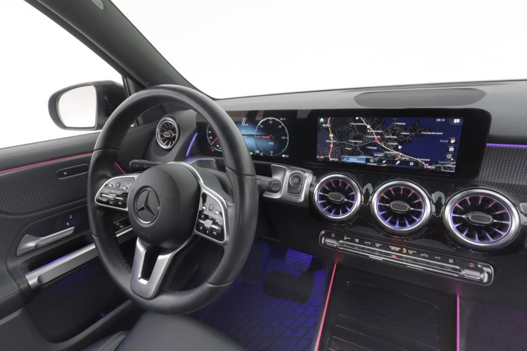 Mercedes-Benz EQB 2022