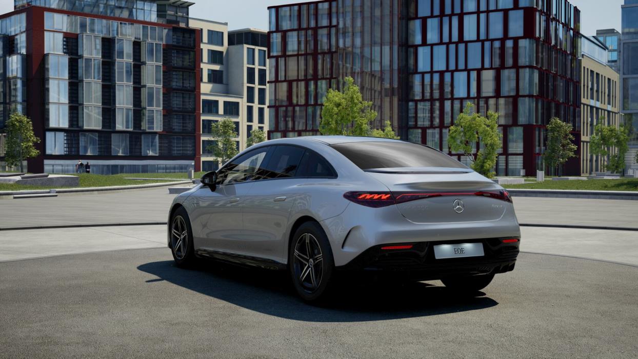 MERCEDES-BENZ EQE 2025