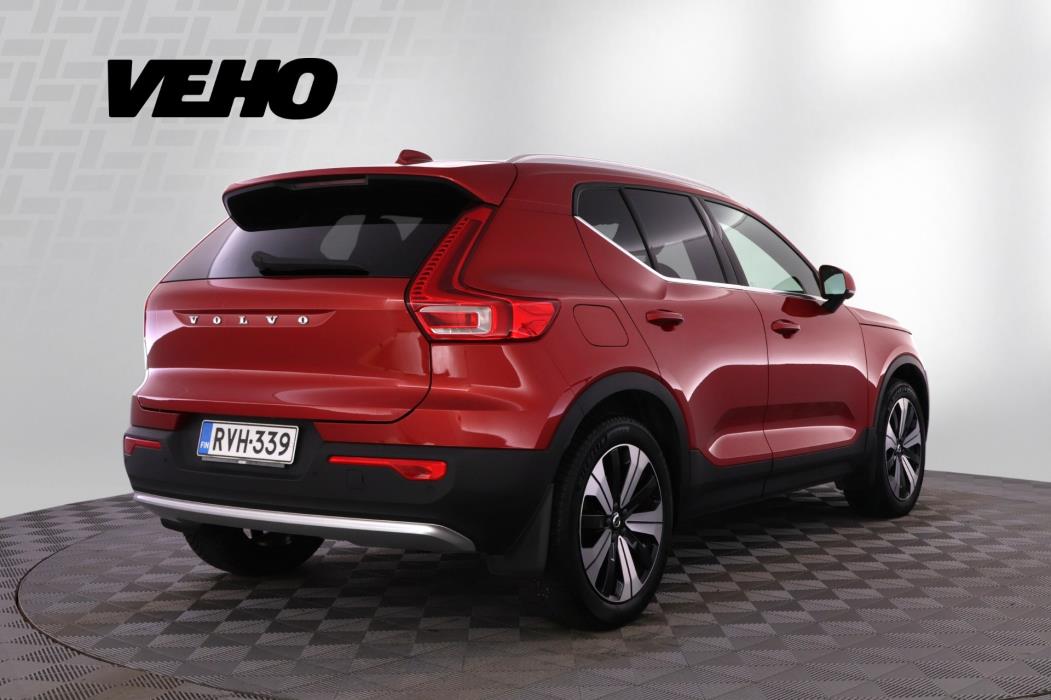 VOLVO XC40 2023