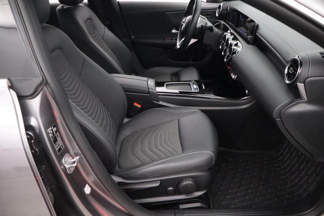 Mercedes-Benz CLA 2023