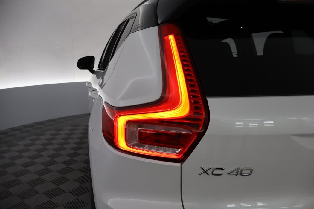 VOLVO XC40 2022
