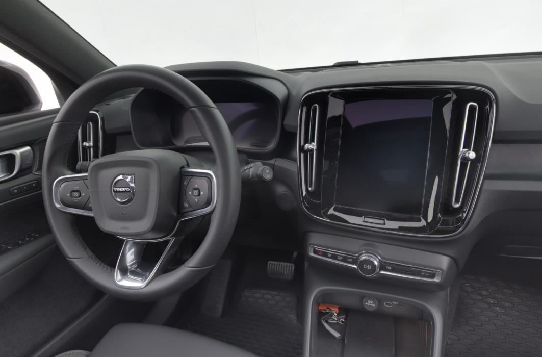 VOLVO XC40 2022