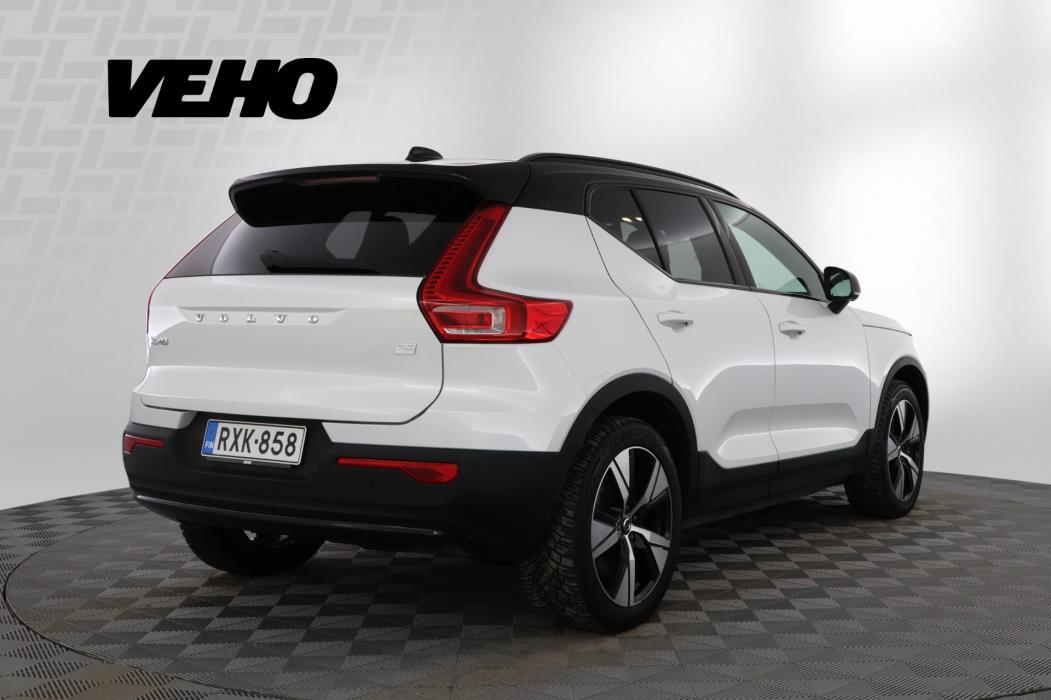 VOLVO XC40 2022