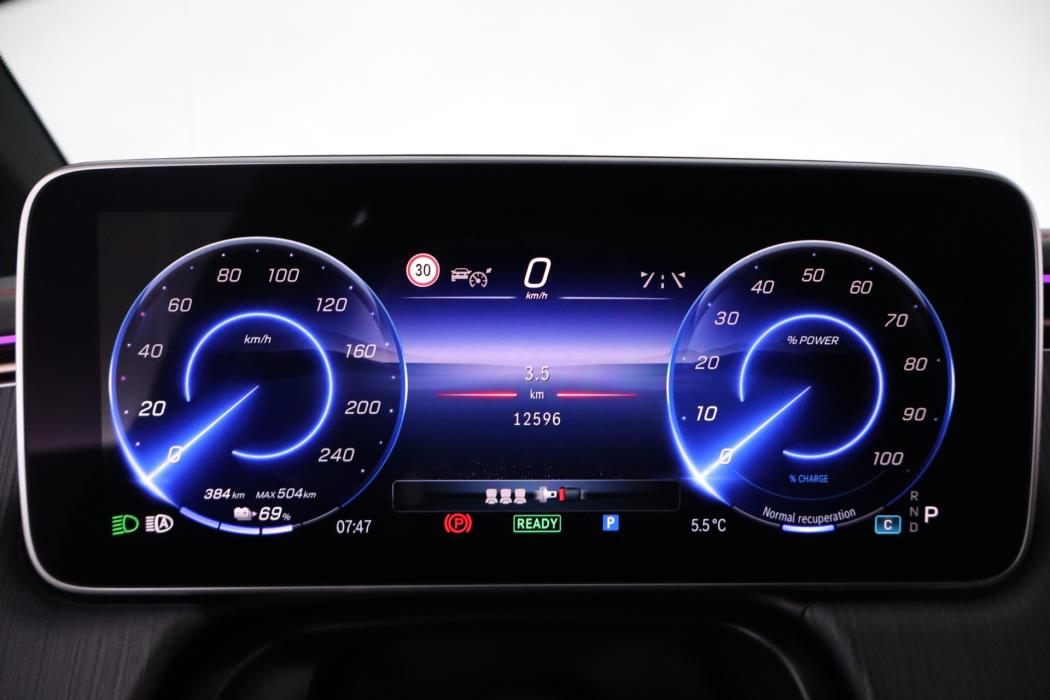 MERCEDES-BENZ EQE 2025