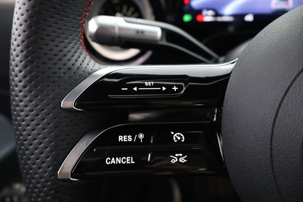 MERCEDES-BENZ CLA 2025