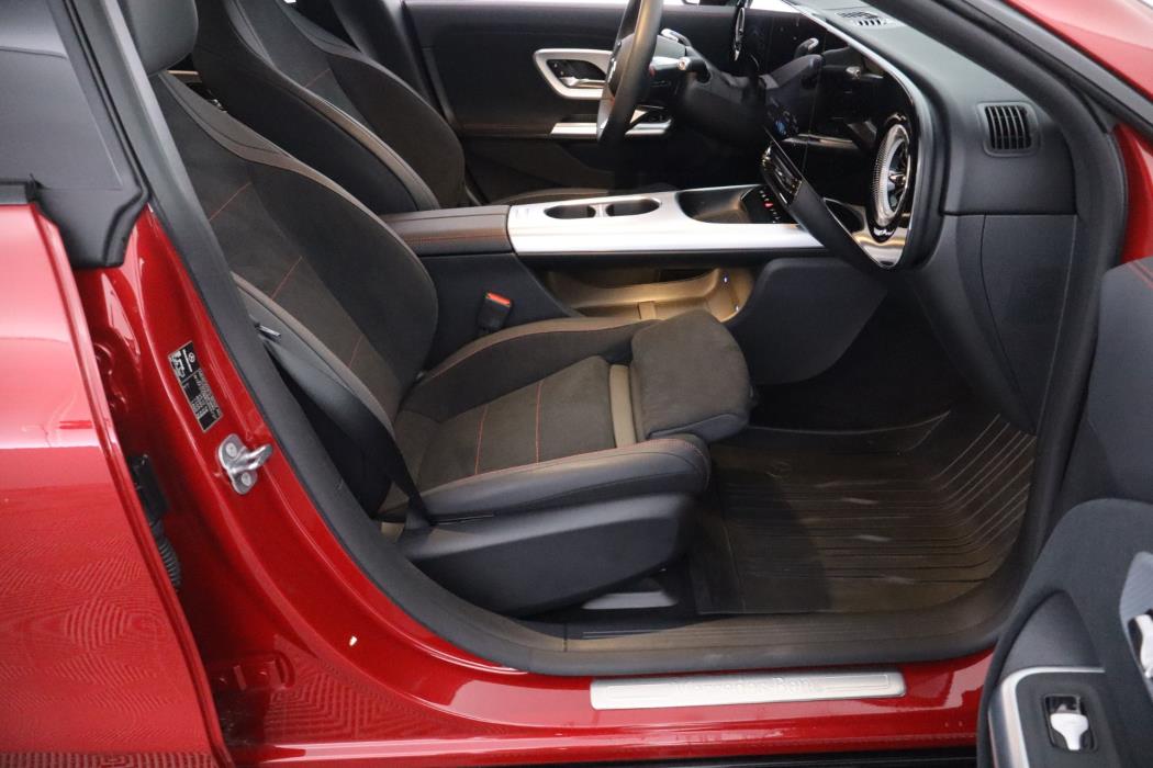 MERCEDES-BENZ CLA 2025