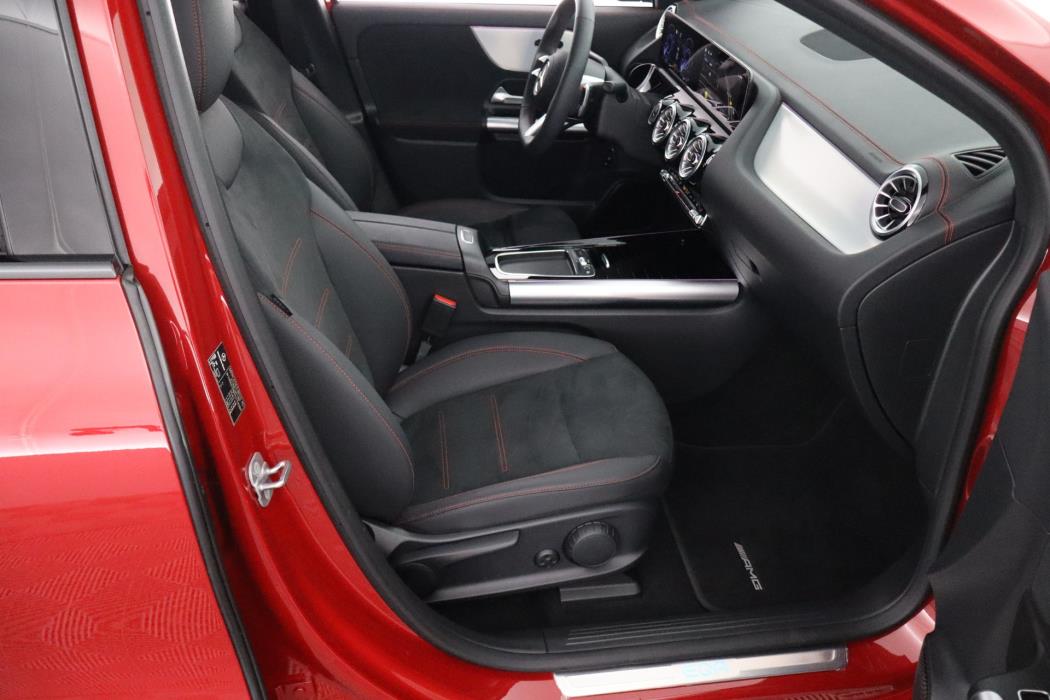 MERCEDES-BENZ EQA 2024