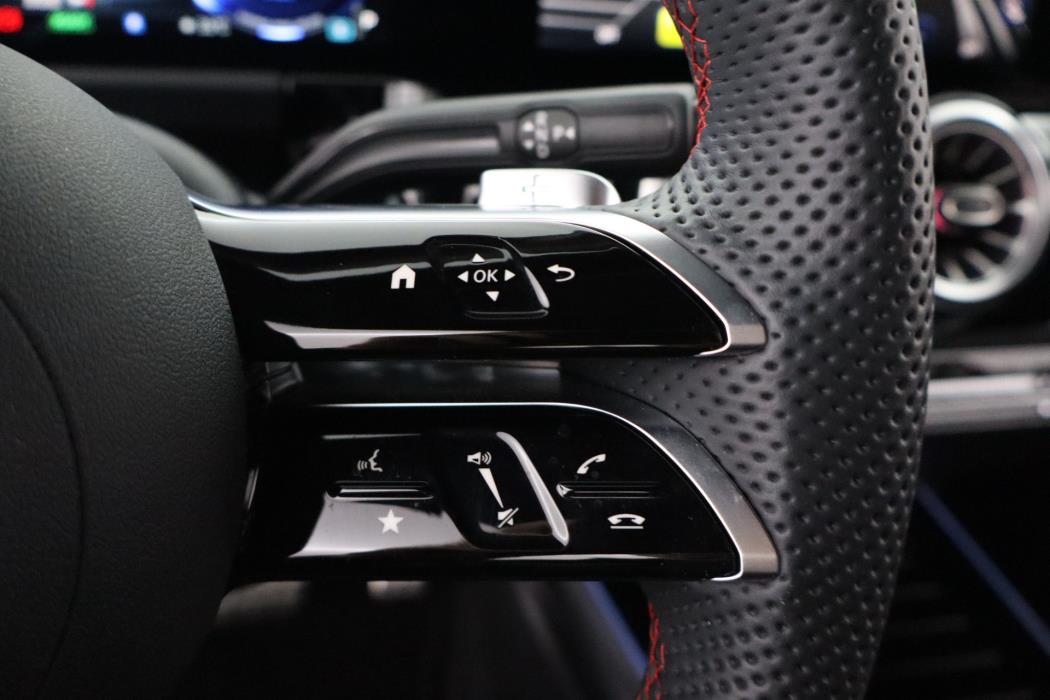 MERCEDES-BENZ EQA 2024