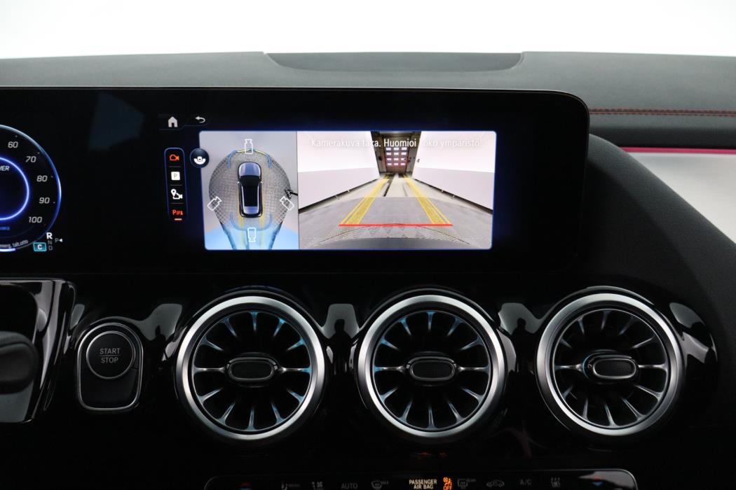 MERCEDES-BENZ EQA 2024