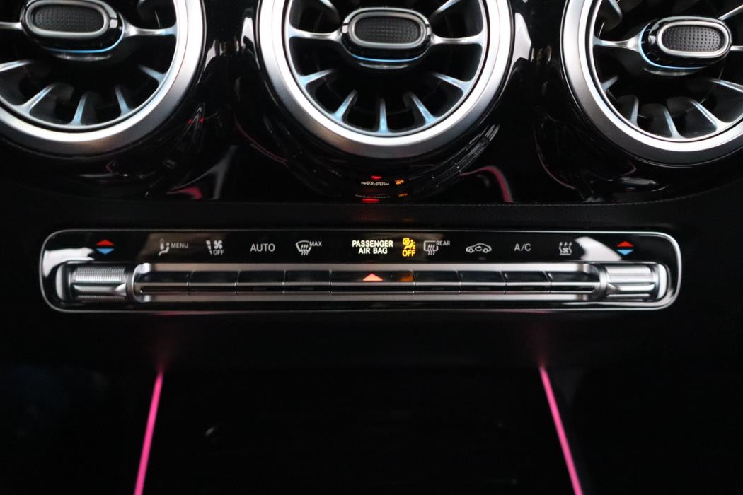 MERCEDES-BENZ EQA 2024