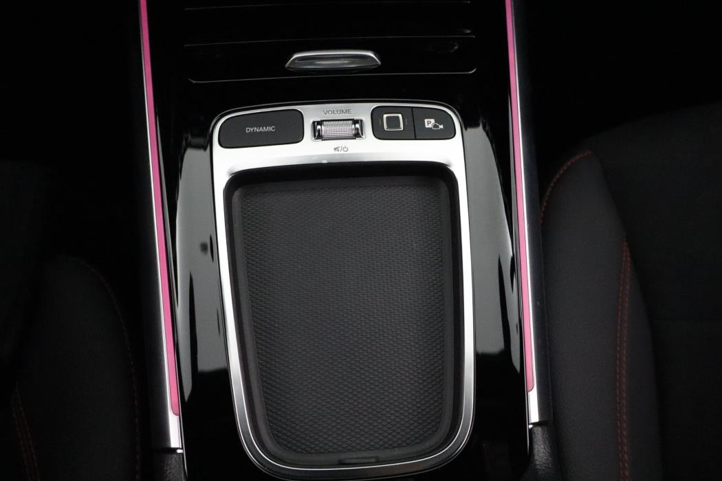 MERCEDES-BENZ EQA 2024