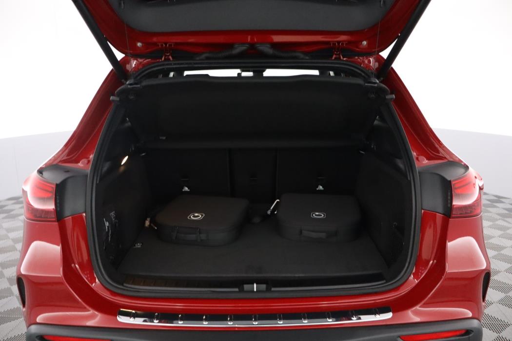 MERCEDES-BENZ EQA 2024