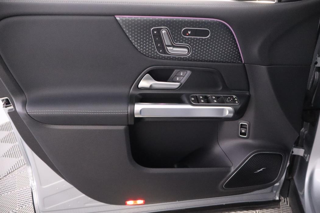 MERCEDES-BENZ EQB 2024