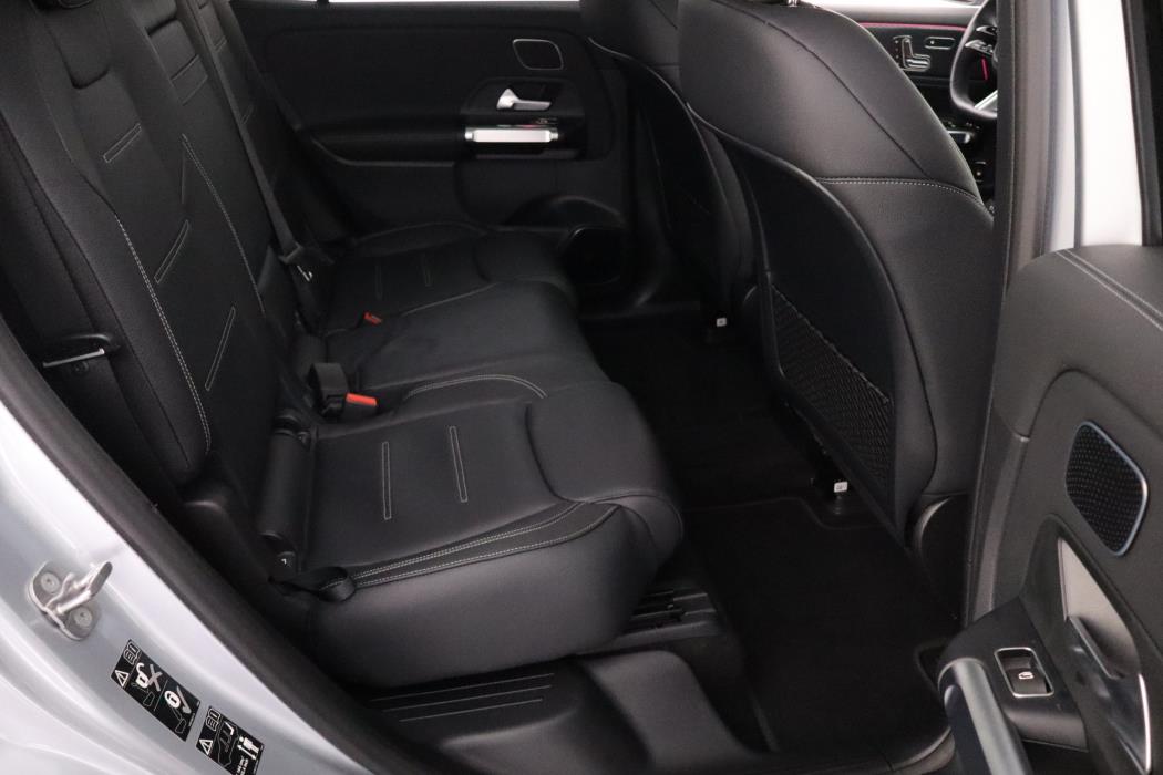 MERCEDES-BENZ EQB 2024