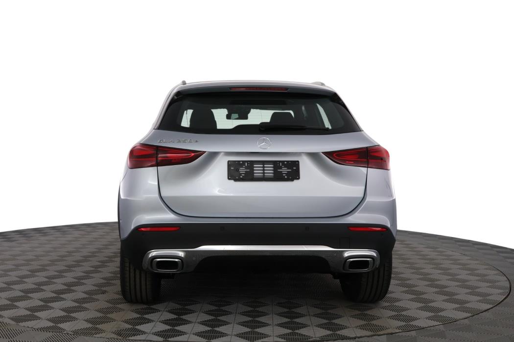 Mercedes-Benz GLA 2026