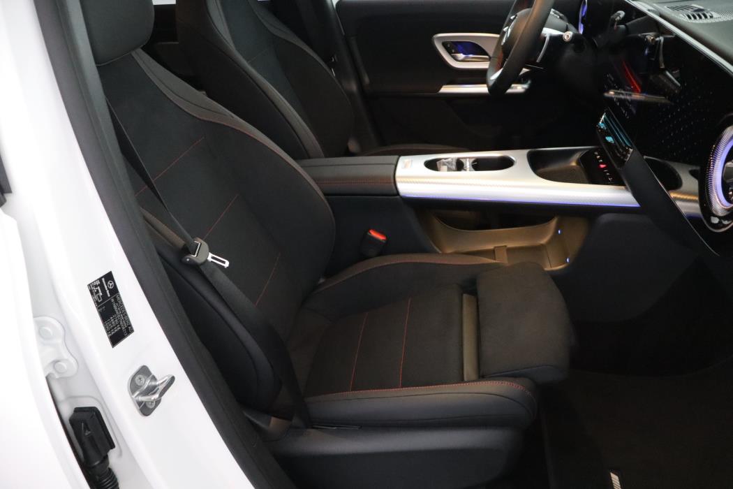 Mercedes-Benz GLB 2026