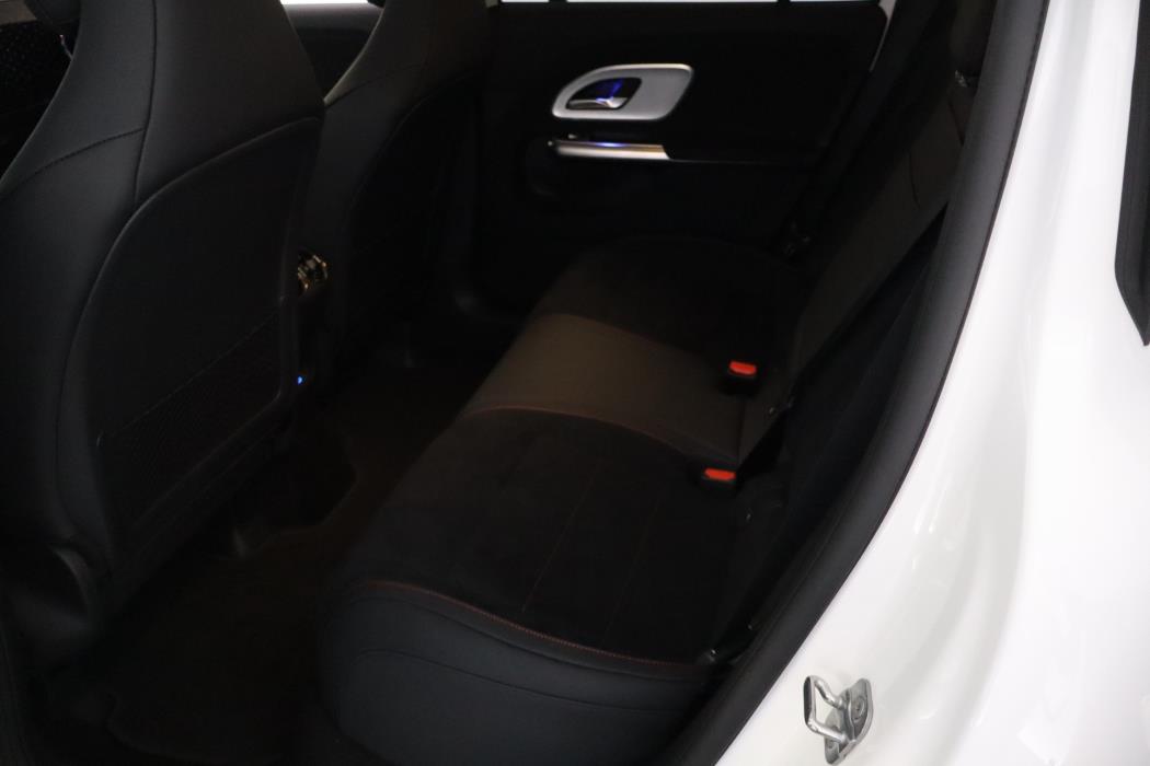 Mercedes-Benz GLB 2026