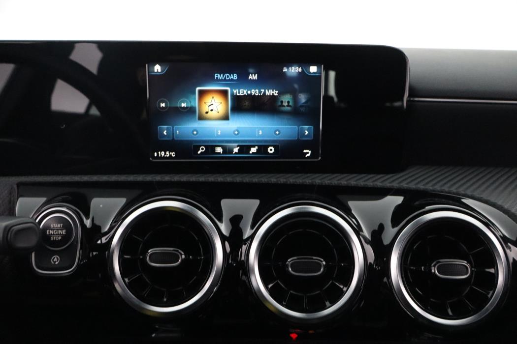 MERCEDES-BENZ A 2021