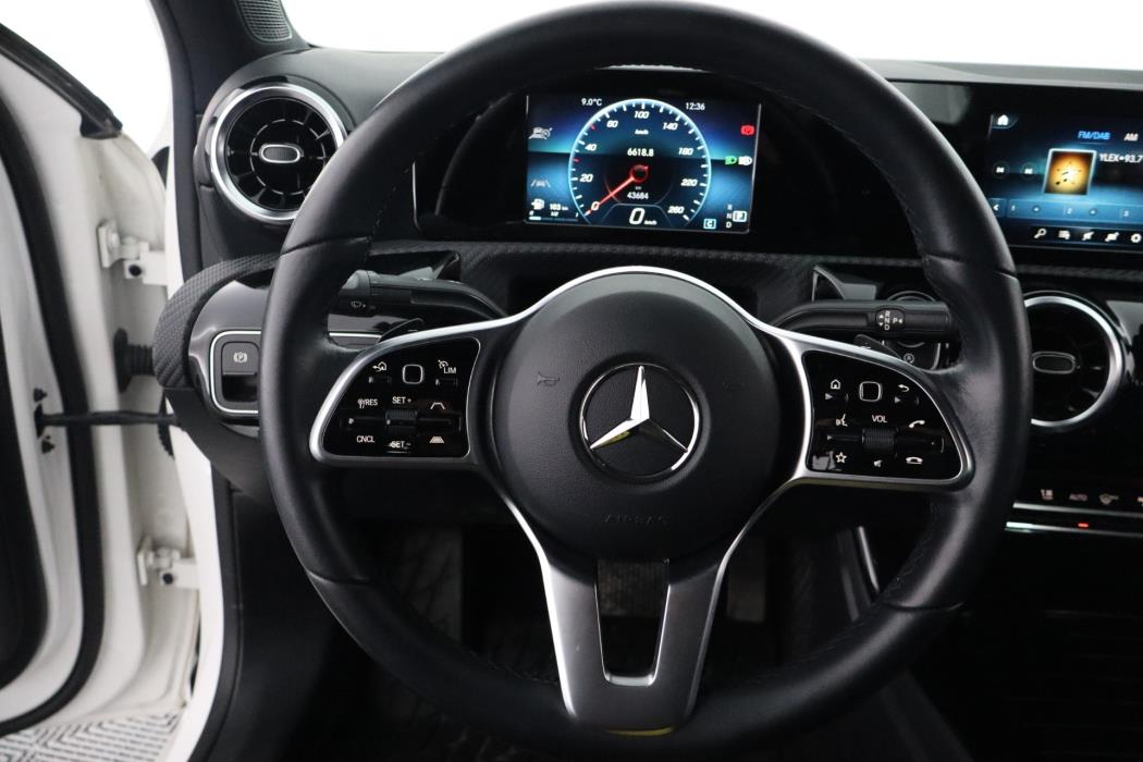 MERCEDES-BENZ A 2021