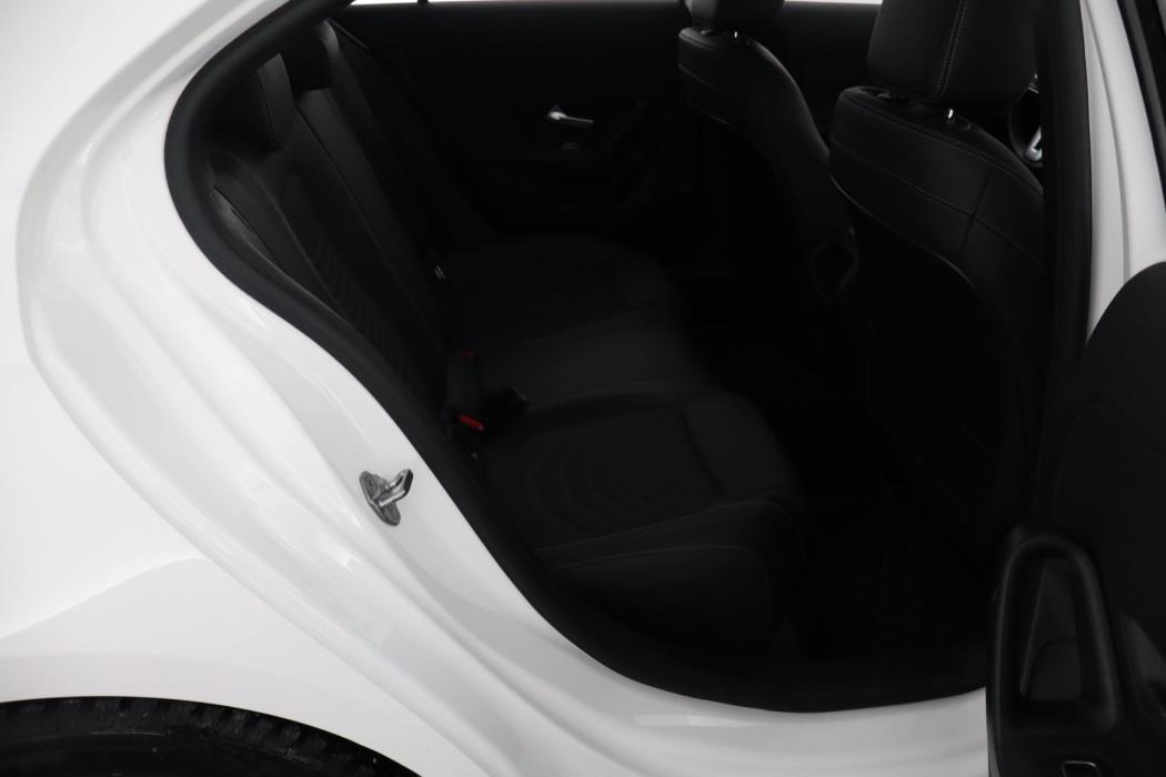 MERCEDES-BENZ A 2021