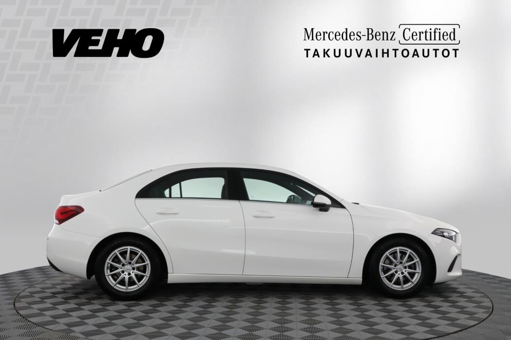 MERCEDES-BENZ A 2021