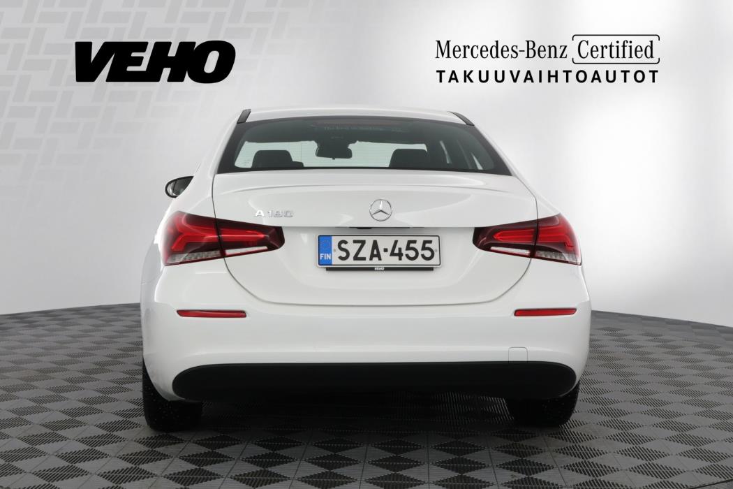 MERCEDES-BENZ A 2021