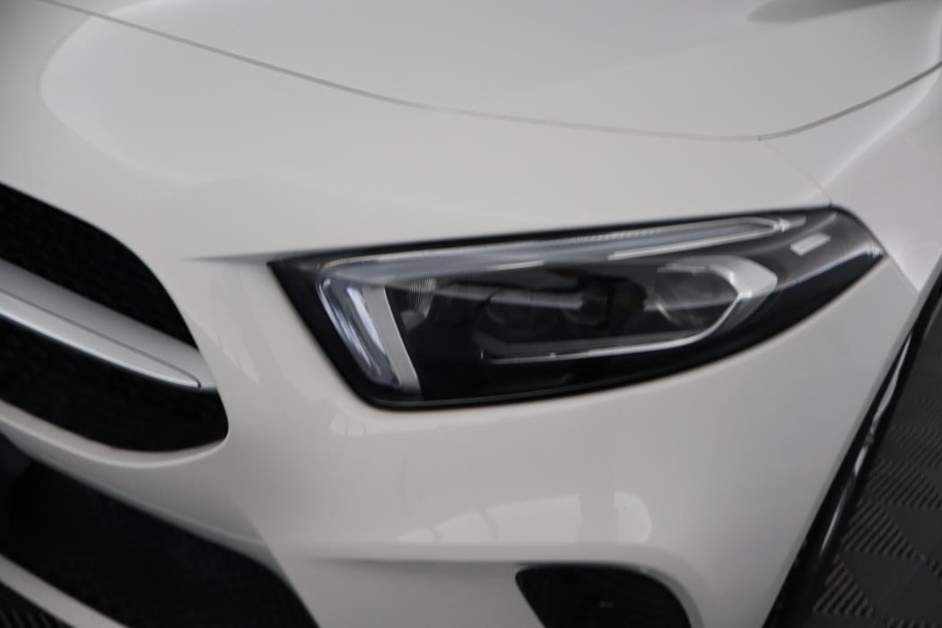 MERCEDES-BENZ A 2021