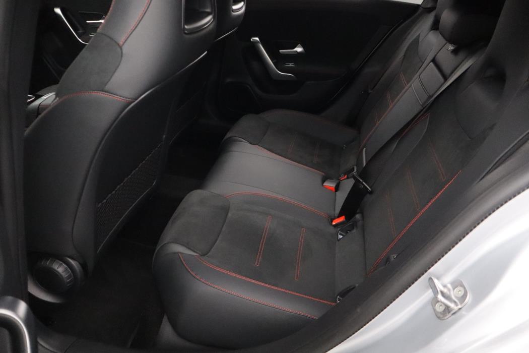 Mercedes-Benz CLA 2025