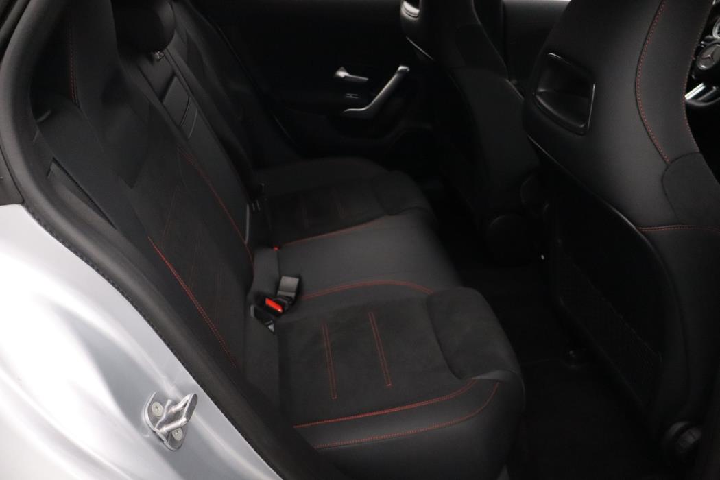 Mercedes-Benz CLA 2025