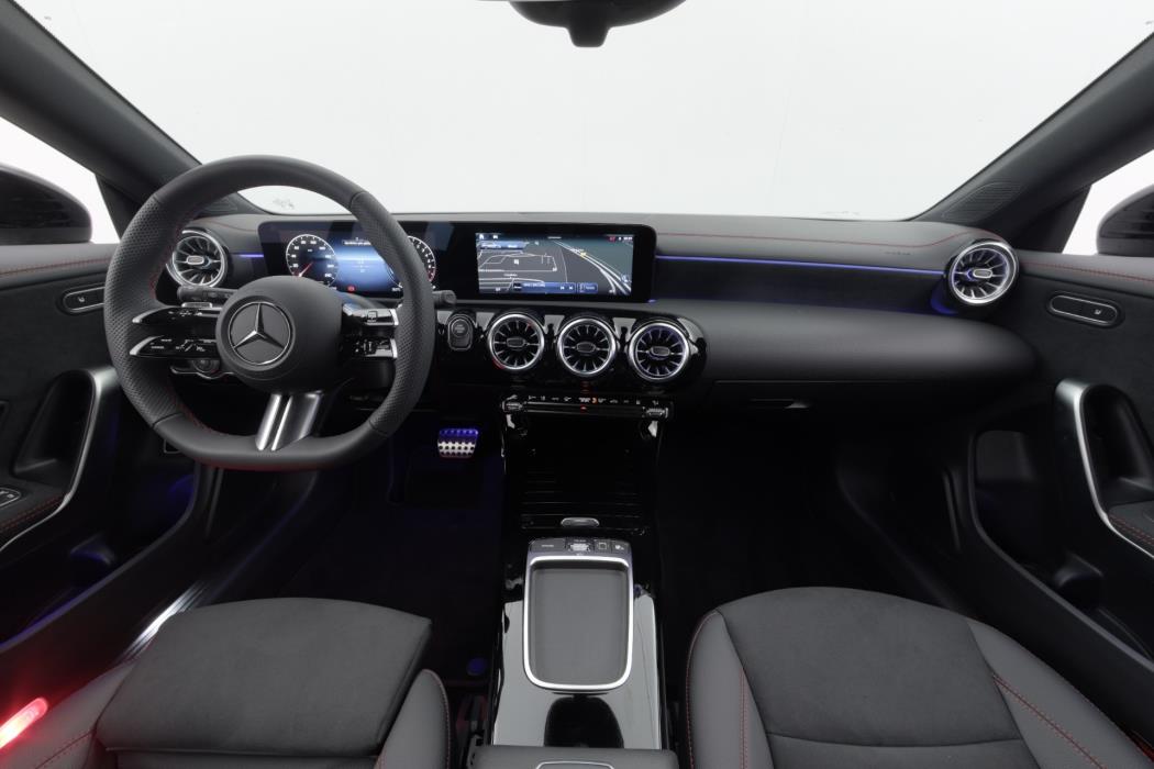 Mercedes-Benz CLA 2025