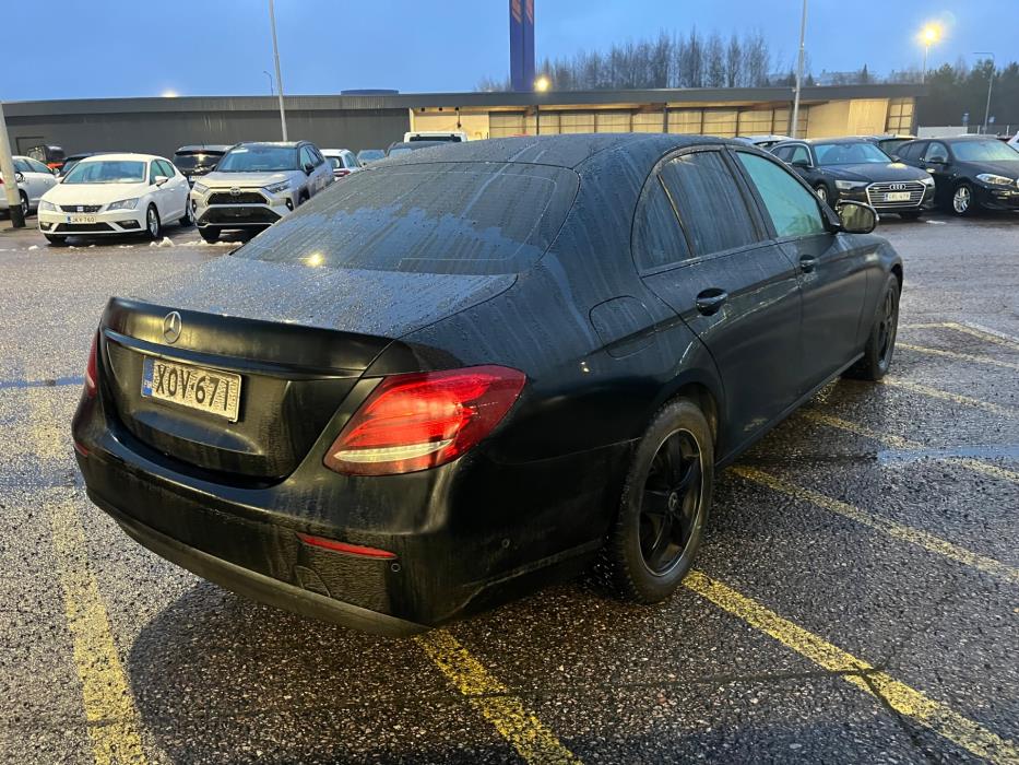 MERCEDES-BENZ E 2019