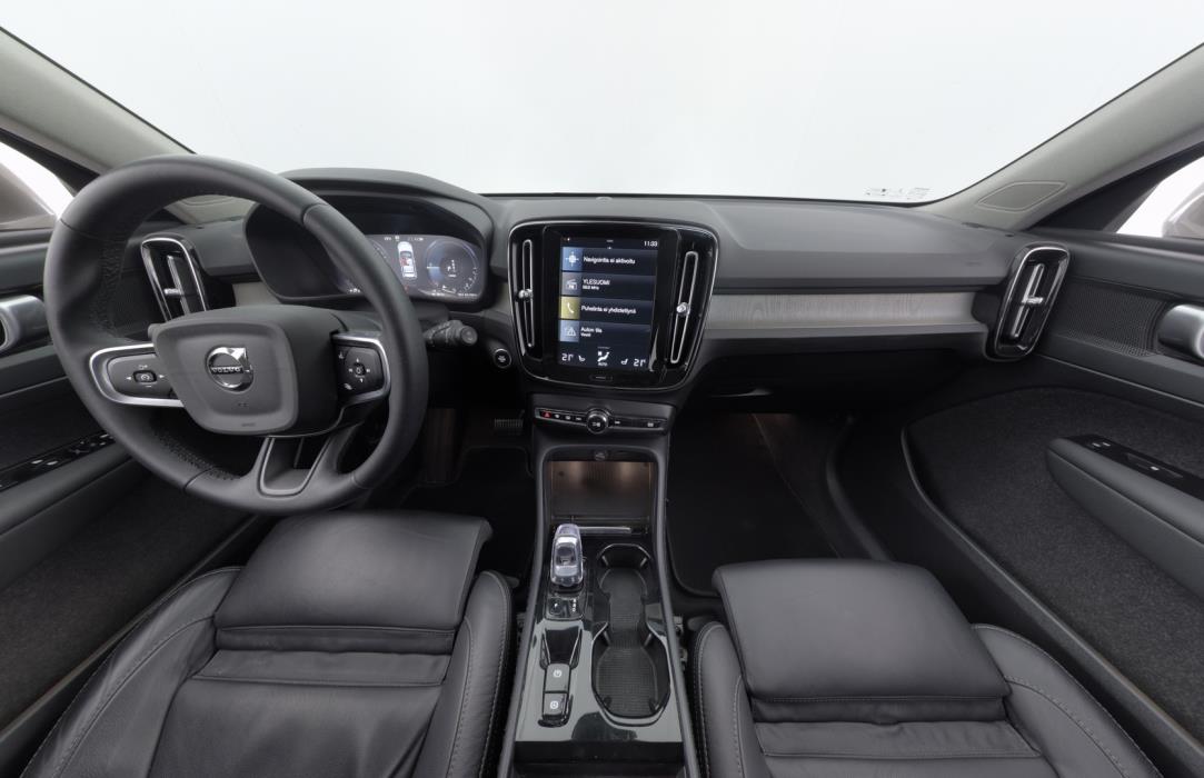 VOLVO XC40 2022