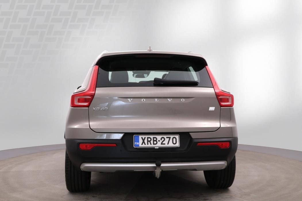 VOLVO XC40 2022